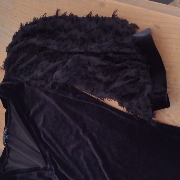 1 State Black Velvet V Neck Mini Dress w Faux Feather Sleeves - Picture 8 of 12